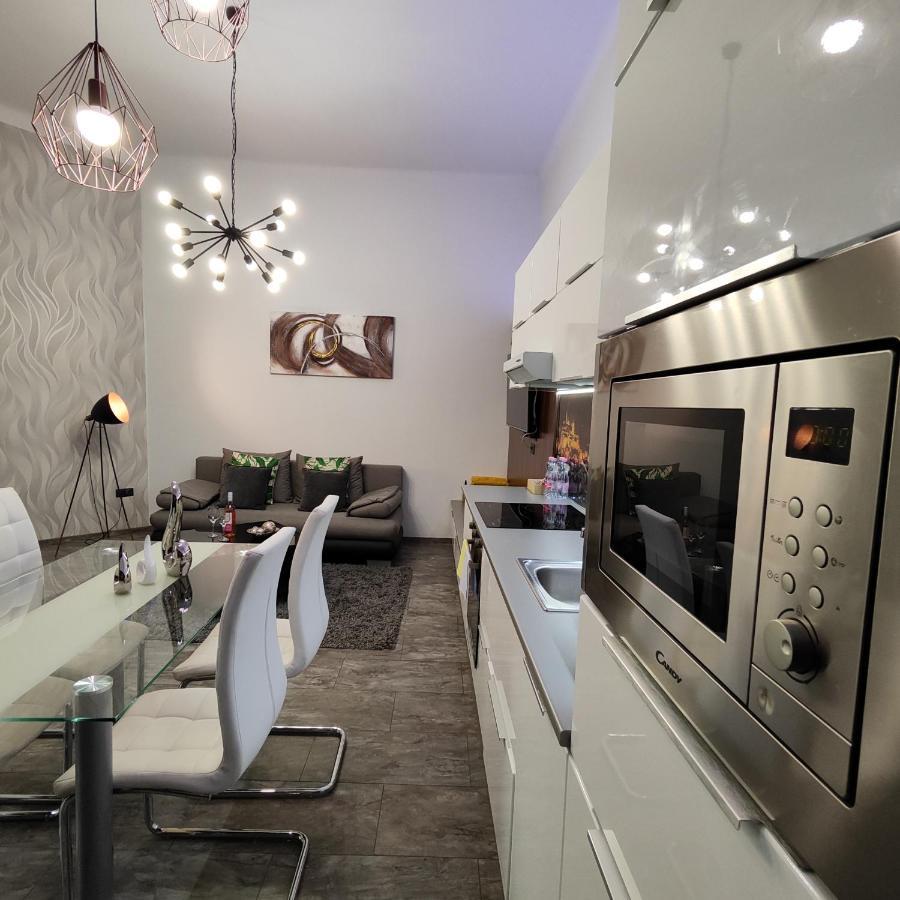 Dolce Vita Lux Budapest Ngoại thất bức ảnh